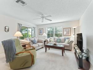 Posezení v ubytování 1861 Z3B VILLAGE OF AMELIA by REMAX Premier