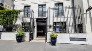 Fachada o entrada de Adveniat Paris