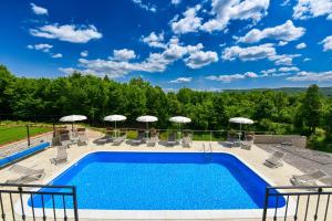 Bazén v ubytování Apartments Bramado nebo v jeho okolí