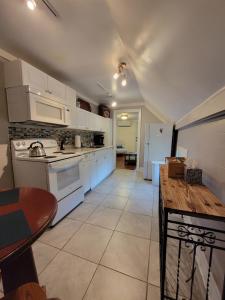 Gallery image of The Nest and Captains Quarters in Searsport +13 photos