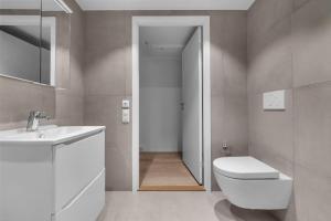 Ένα μπάνιο στο The Arctic Hideout