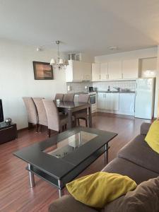 Η κουζίνα ή μικρή κουζίνα στο Apartment by the sea in Henningsvær