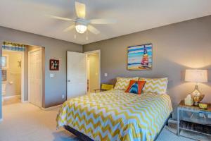 Postel nebo postele na pokoji v ubytování 204 S Anderson Blvd