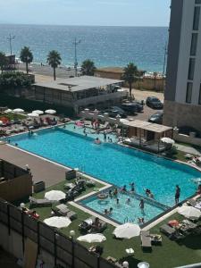 Bazén v ubytování Green Side Apart Hotel gonio adjara georgia nebo v jeho okolí