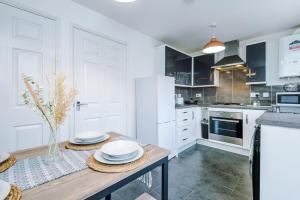 A cozinha ou kitchenette de Steps from O2 Apollo, Ox road