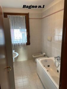Koupelna v ubytování Room in Tuscany