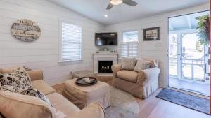 Et opholdsområde på Little Cottage On Lafayette