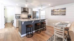 Køkken eller tekøkken på Little Cottage On Lafayette