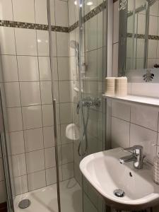 A bathroom at Gasthaus Schöberingerhof