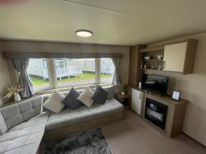 Kuchyň nebo kuchyňský kout v ubytování Golden Sands Getaways Weymouth