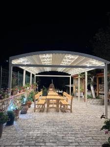 Patio nebo venkovní prostory v ubytování Elpis Guest House