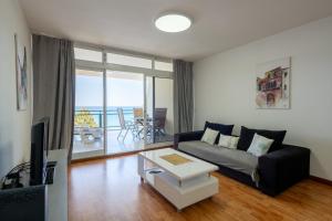 Χώρος καθιστικού στο Atlantic Edge - Relaxing Beachfront Escape Formosa