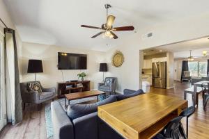 TV a/nebo společenská místnost v ubytování Gable's Corner