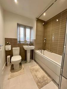 Ένα μπάνιο στο Harlow house near Stansted Airport