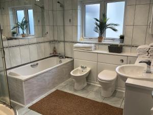 Et badeværelse på LT Luxury Let + 23 billeder