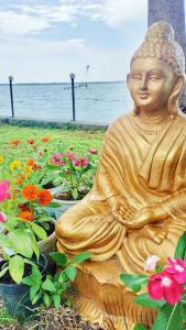 NīndakaraにあるBlue Lagoon Sambranikodiのギャラリーの写真