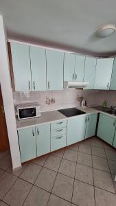 Fotografie z fotogalerie ubytování Ruža&Nikolina "2" apartmani - Baška Voda v destinaci Baška Voda + 46 fotografií