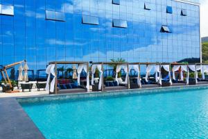 Hồ bơi trong/gần Blue Sea Hotel Suite Luxo Frente Mar