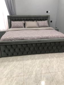 Postel nebo postele na pokoji v ubytování Circle staycation