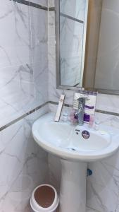 Ένα μπάνιο στο فكرة سكن