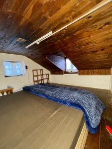 Letto o letti in una camera di Aarya homes