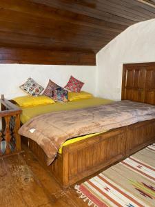 Letto o letti in una camera di Aarya homes