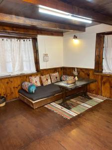 Area soggiorno di Aarya homes