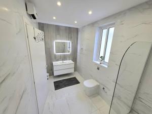 Ένα μπάνιο στο Sunrise 71 Mellieha Seaviews +24 φωτογραφίες