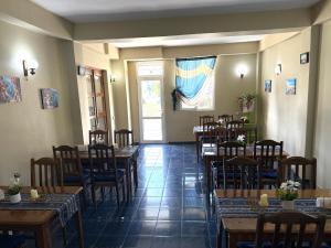 LUNA Hotel餐厅或其他用餐的地方