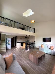 Een zitgedeelte bij Montavi Village