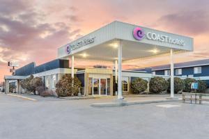 un magazzino di un magazzino efficiente sotto il profilo dei costi di Coast Swift Current Hotel a Swift Current
