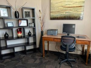 TV o dispositivi per l'intrattenimento presso Coast Swift Current Hotel