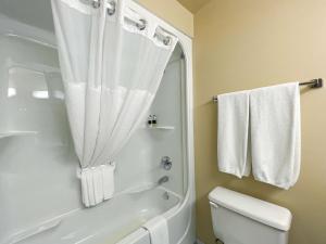 Bagno di Coast Swift Current Hotel