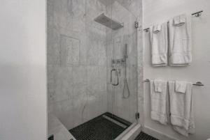 Fotografie z fotogalerie ubytování Modern Luxury Loft facing Santana Row with Balcony v destinaci San Jose