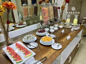 Comida en o cerca de este hotel