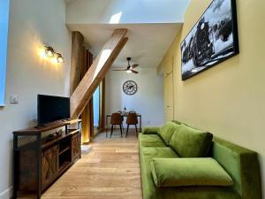 Μια τηλεόραση ή/και κέντρο ψυχαγωγίας στο Duplex T2 de haut-standing