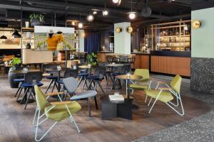 Restauracja lub miejsce do jedzenia w obiekcie Mayburg Salzburg, a Tribute Portfolio Hotel