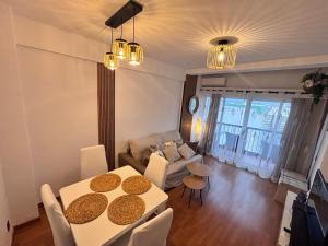 A seating area at Apartamento Primera Línea de Playa Paseo Marítimo Perla 5