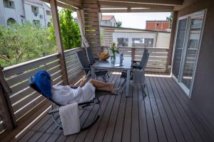 Balkón alebo terasa v ubytovaní Mali Nordsee Camp - DeLuxe Mobilehome