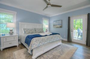 Ένα ή περισσότερα κρεβάτια σε δωμάτιο στο Crystal Pearl