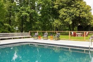 Bazén v ubytování Amber Escape by AvantStay 3 Unique Spaces Pool nebo v jeho okolí