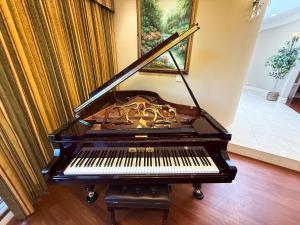 Los Altos Hills5BR Luxury with KTV, Pool, View, Near Stanford的相册照片
