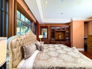 Los Altos Hills5BR Luxury with KTV, Pool, View, Near Stanford的相册照片