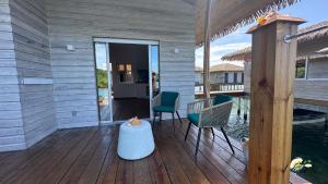 Balkón nebo terasa v ubytování CoralBay Bungalows Solarte