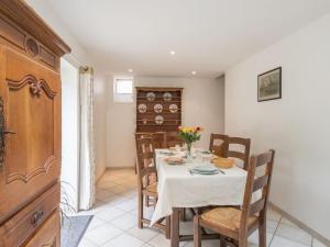 Φωτογραφία από το άλμπουμ του Gîte familial en forêt avec jardin clos, à 15 km de Nantes, équipements complets pour un séjour idéal - FR-1-306-807 σε Vertou