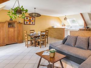 Χώρος καθιστικού στο Gîte lumineux avec jardin privatif près des plages, équipement bébé et recharge électrique - FR-1-306-1104