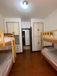 Gulta vai gultas numurā naktsmītnē Frida Hostel