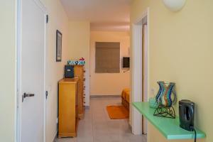 Kuchyň nebo kuchyňský kout v ubytování Bayview Condo