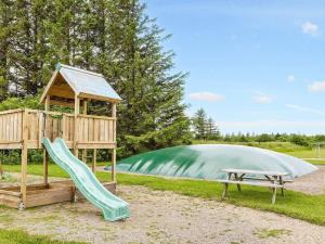 Herní místnost nebo prostor pro děti v ubytování 6 person holiday home on a holiday park in Hanstholm