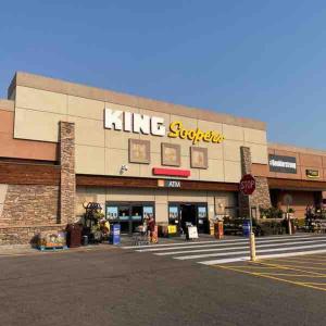 公寓内部或周边的超市或其他商店